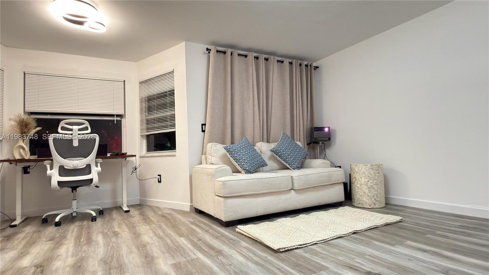 LAKESIDE SOUTH - Residential Lease