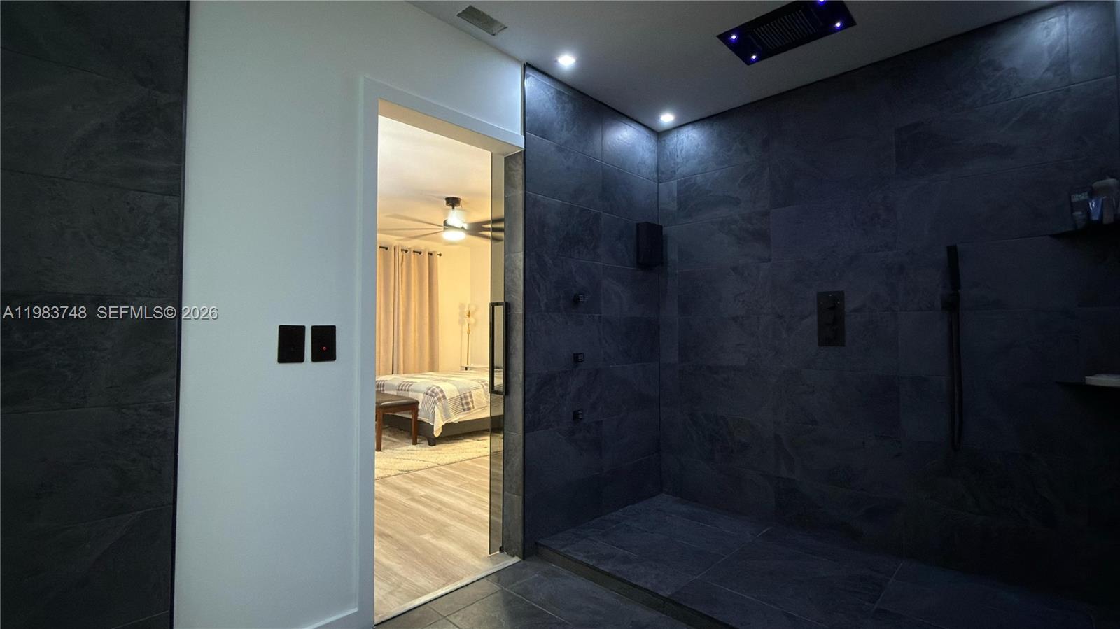 LAKESIDE SOUTH - Residential Lease