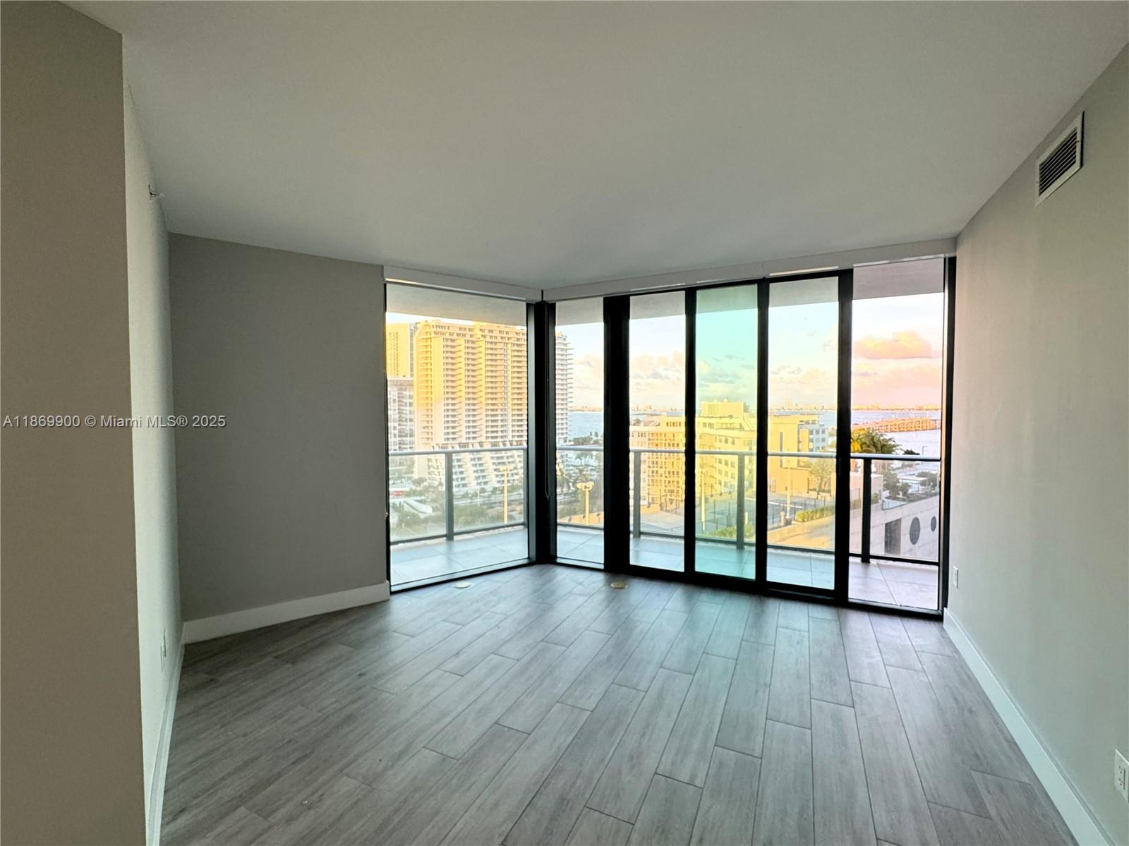 PARAISO BAYVIEWS CONDO - Residential