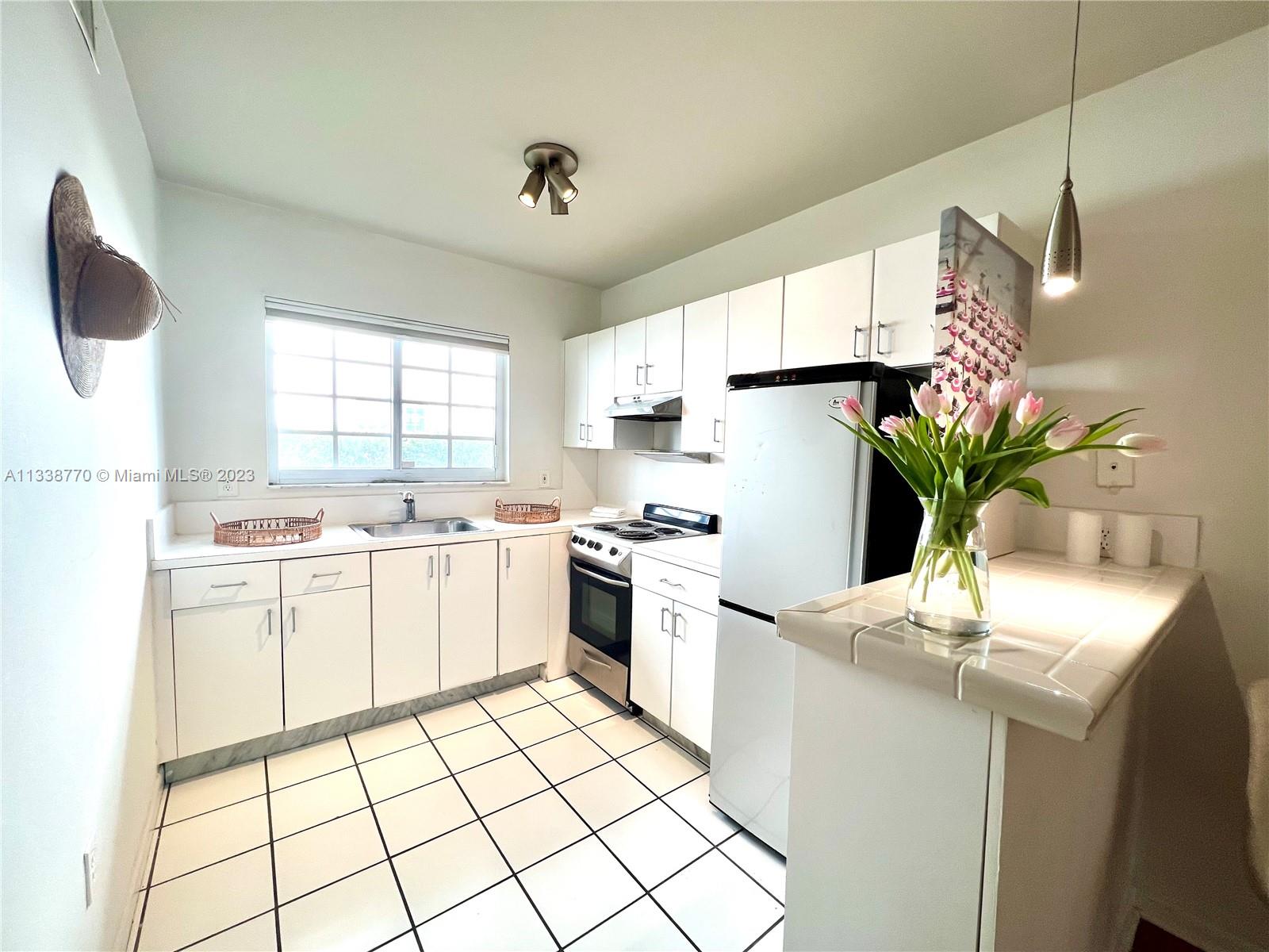 SOUTH BEACH RESIDENCES CO - Residential