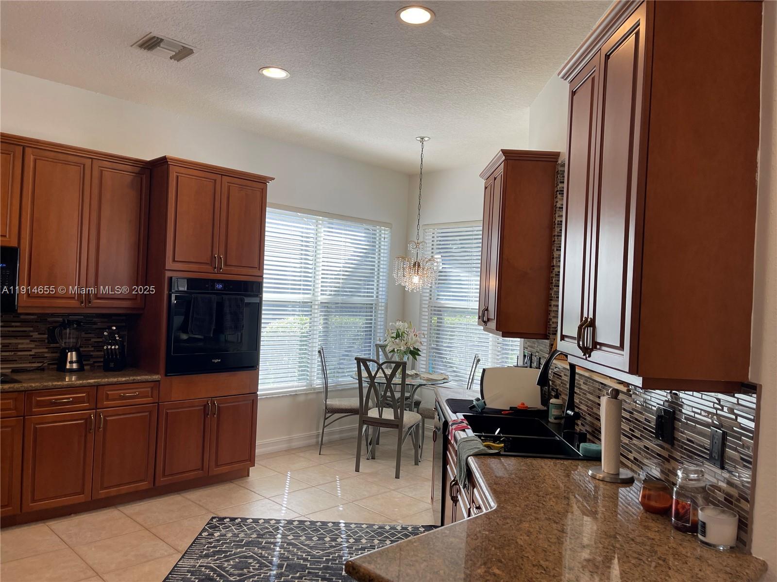 PARKLAND ISLES - Residential