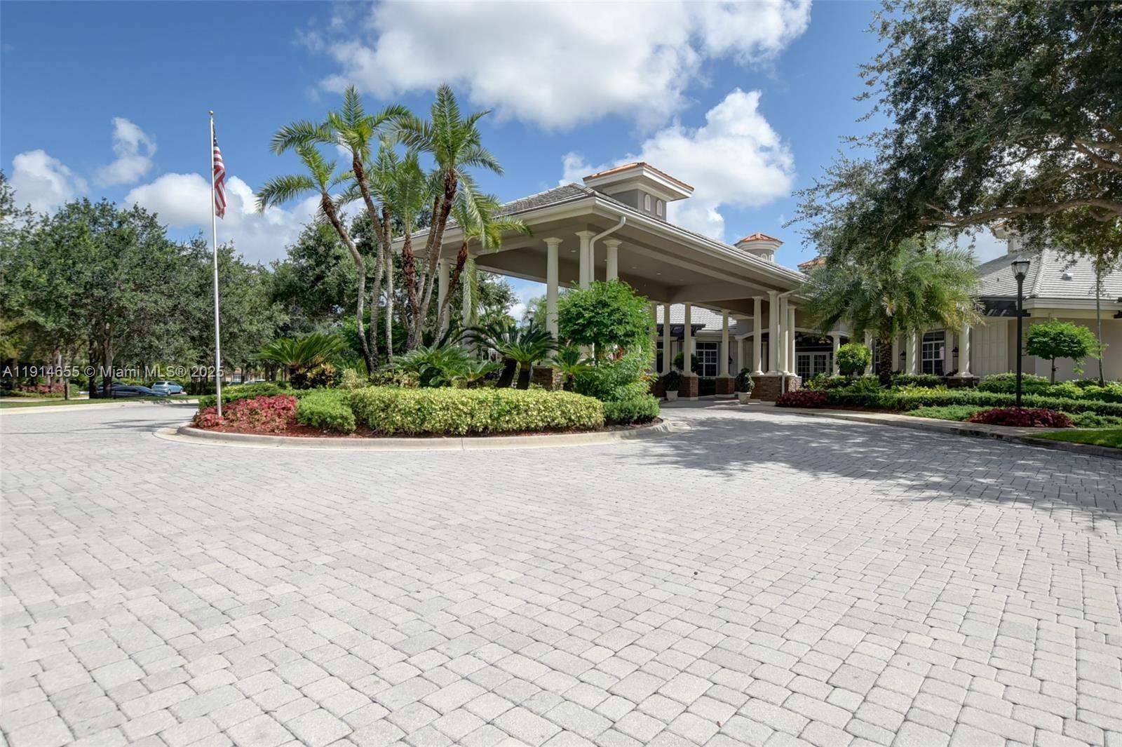 PARKLAND ISLES - Residential