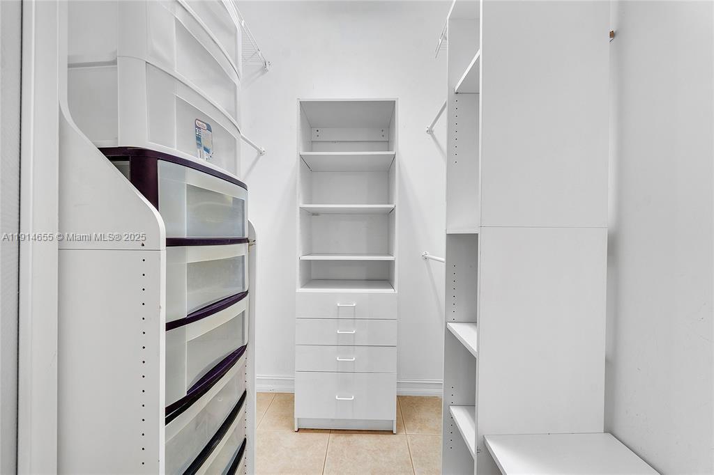 PARKLAND ISLES - Residential