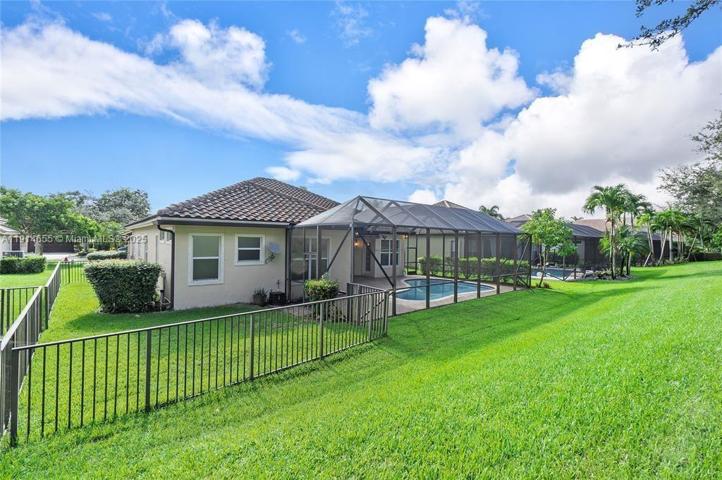 PARKLAND ISLES - Residential