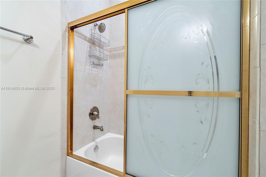 PARKLAND ISLES - Residential