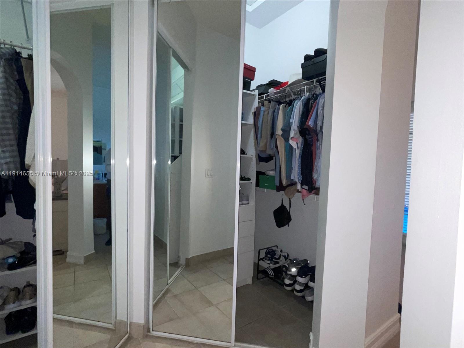 PARKLAND ISLES - Residential