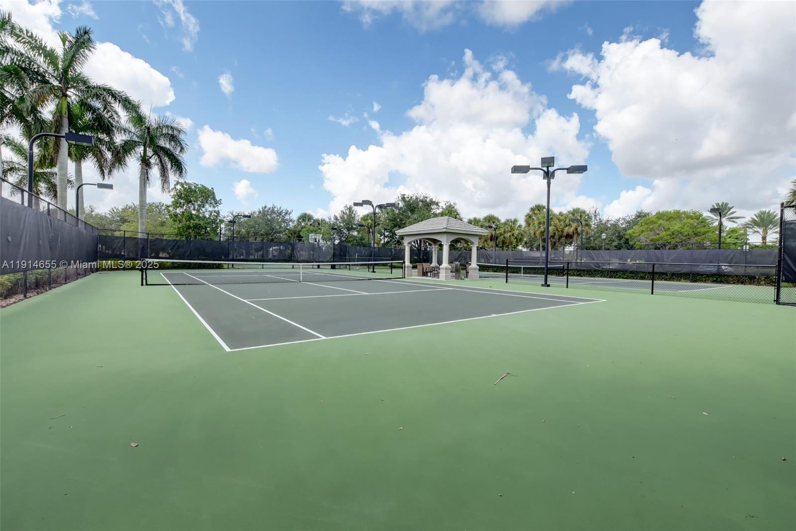 PARKLAND ISLES - Residential