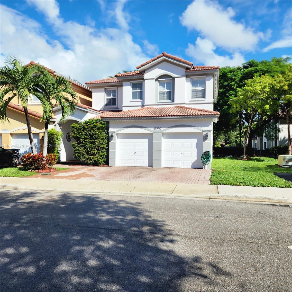 ISLANDS AT DORAL TOWNHOME - Residential Lease