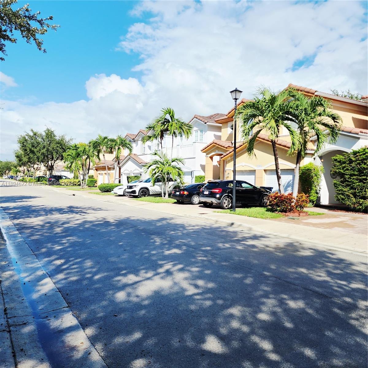 ISLANDS AT DORAL TOWNHOME - Residential Lease