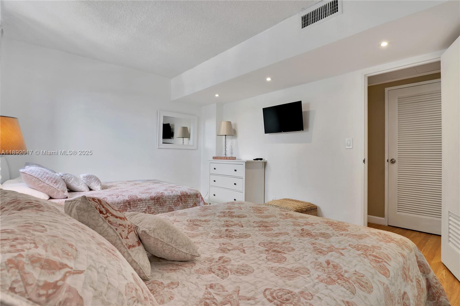 TIDES ON HOLLYWOOD BEACH - Residential