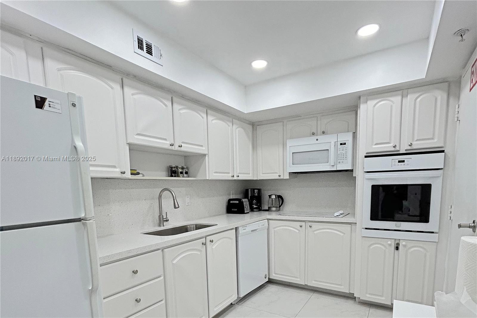 TIDES ON HOLLYWOOD BEACH - Residential