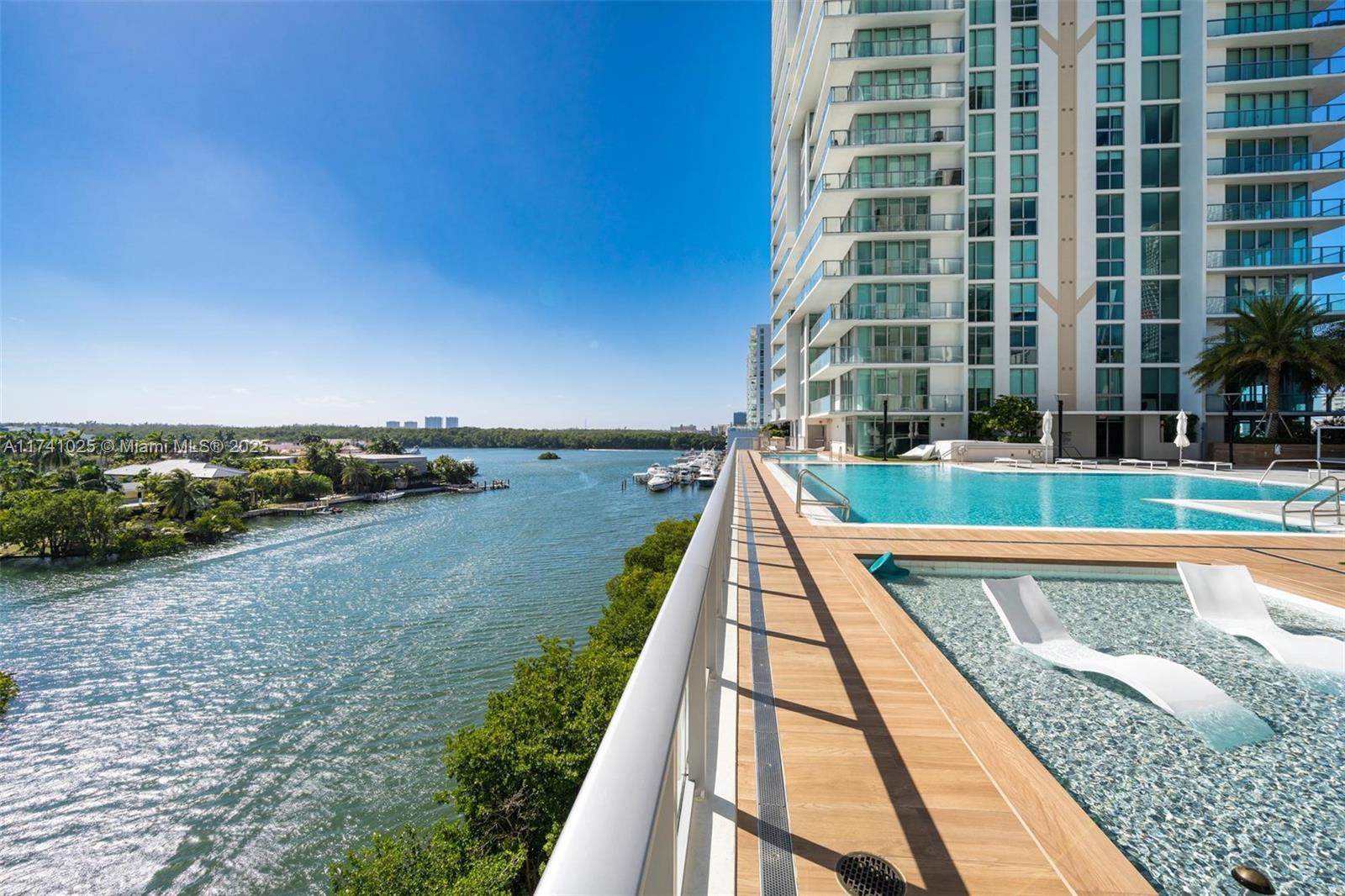 PARQUE TOWERS CONDO - Residential