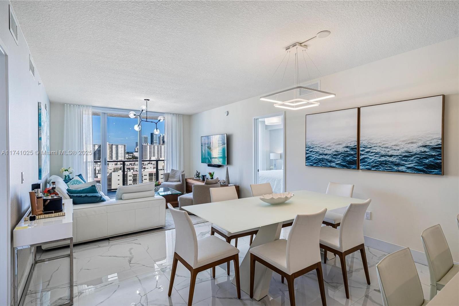 PARQUE TOWERS CONDO - Residential