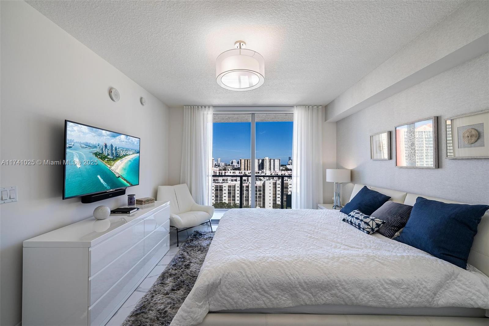 PARQUE TOWERS CONDO - Residential