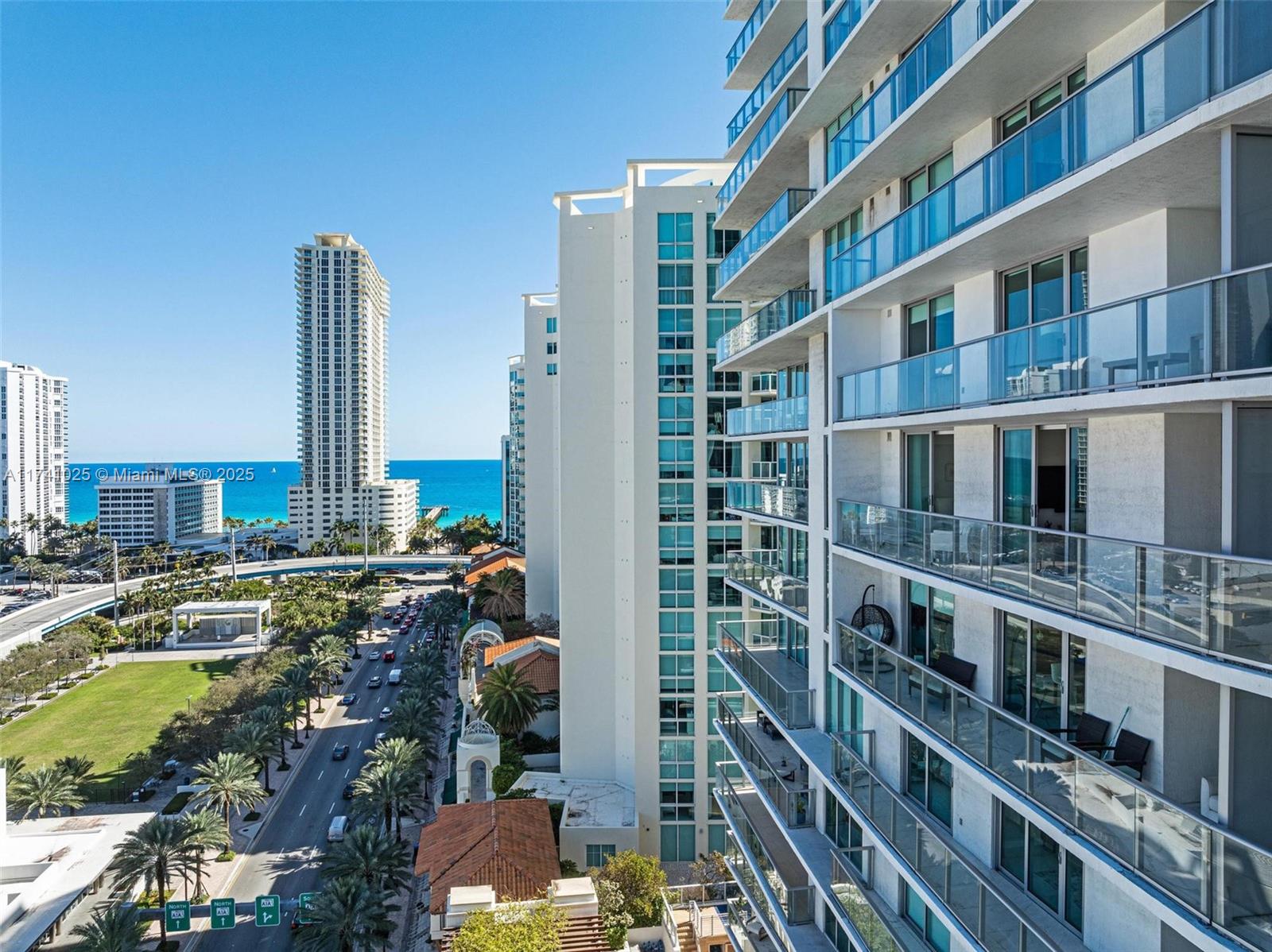 PARQUE TOWERS CONDO - Residential