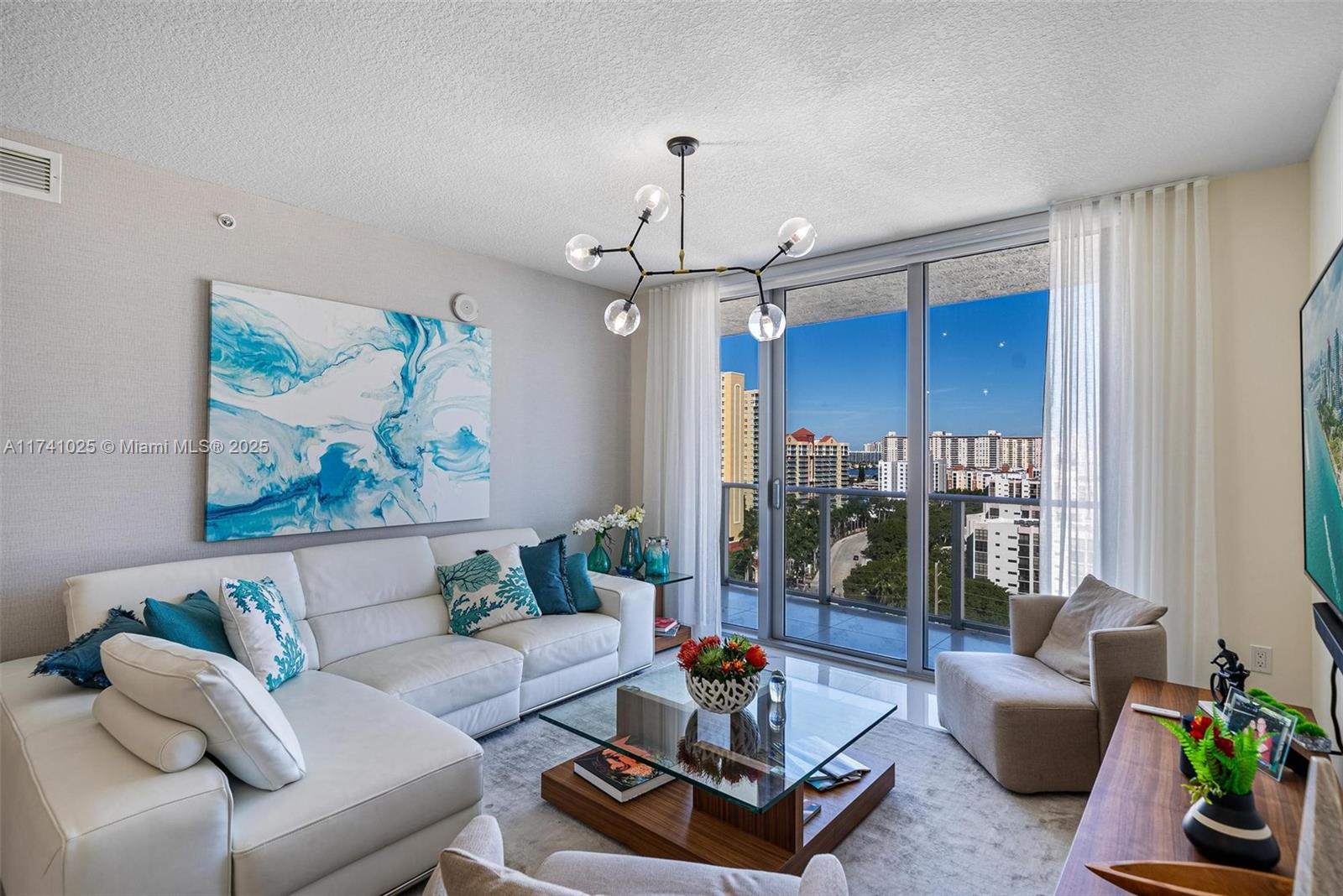 PARQUE TOWERS CONDO - Residential