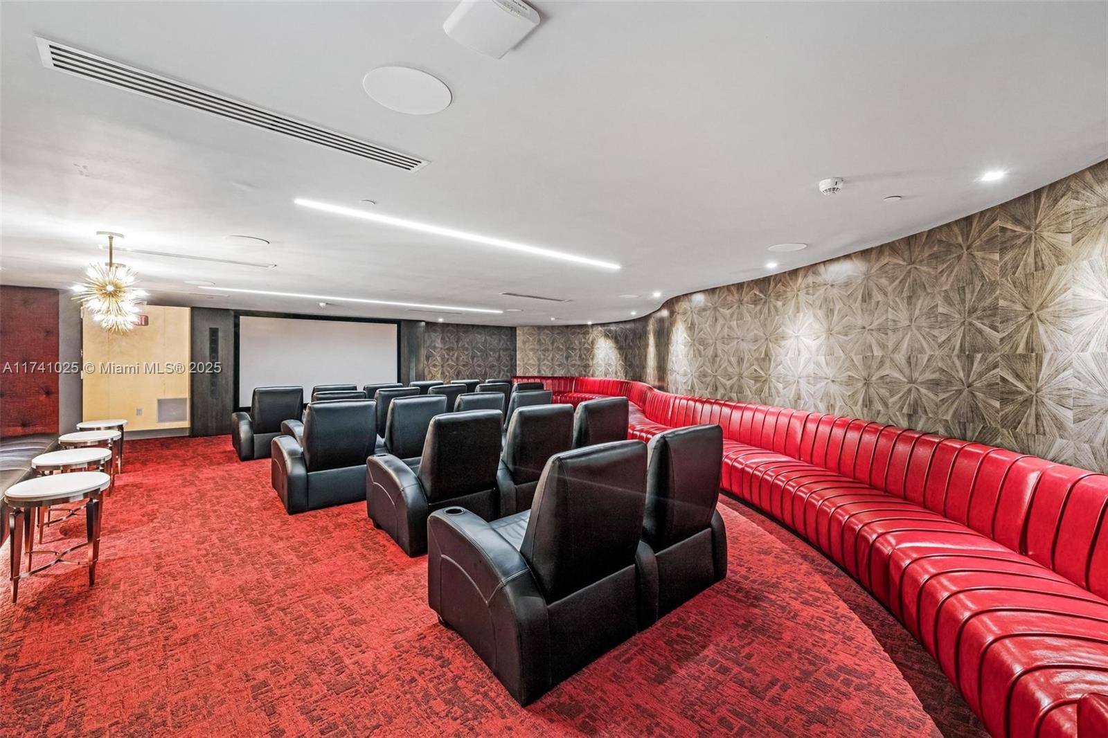 PARQUE TOWERS CONDO - Residential