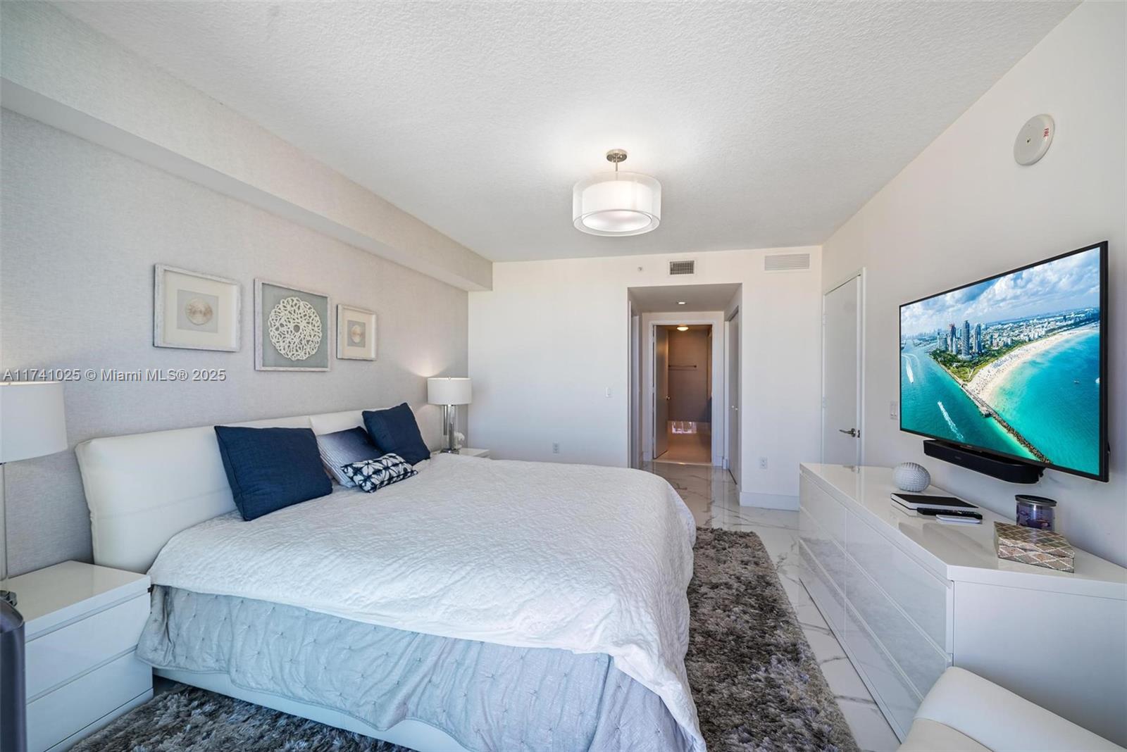 PARQUE TOWERS CONDO - Residential