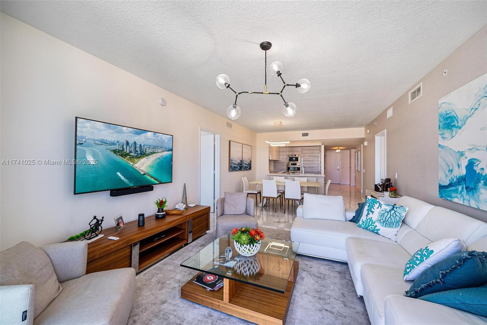 PARQUE TOWERS CONDO - Residential