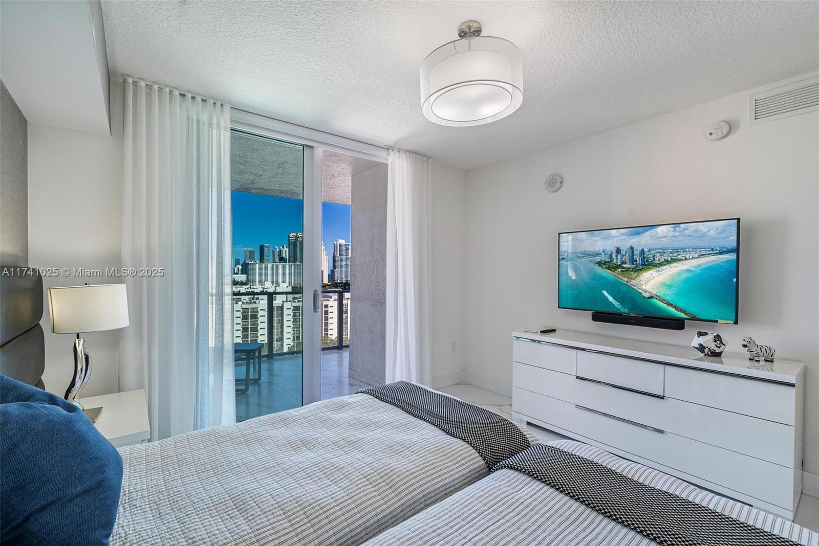 PARQUE TOWERS CONDO - Residential