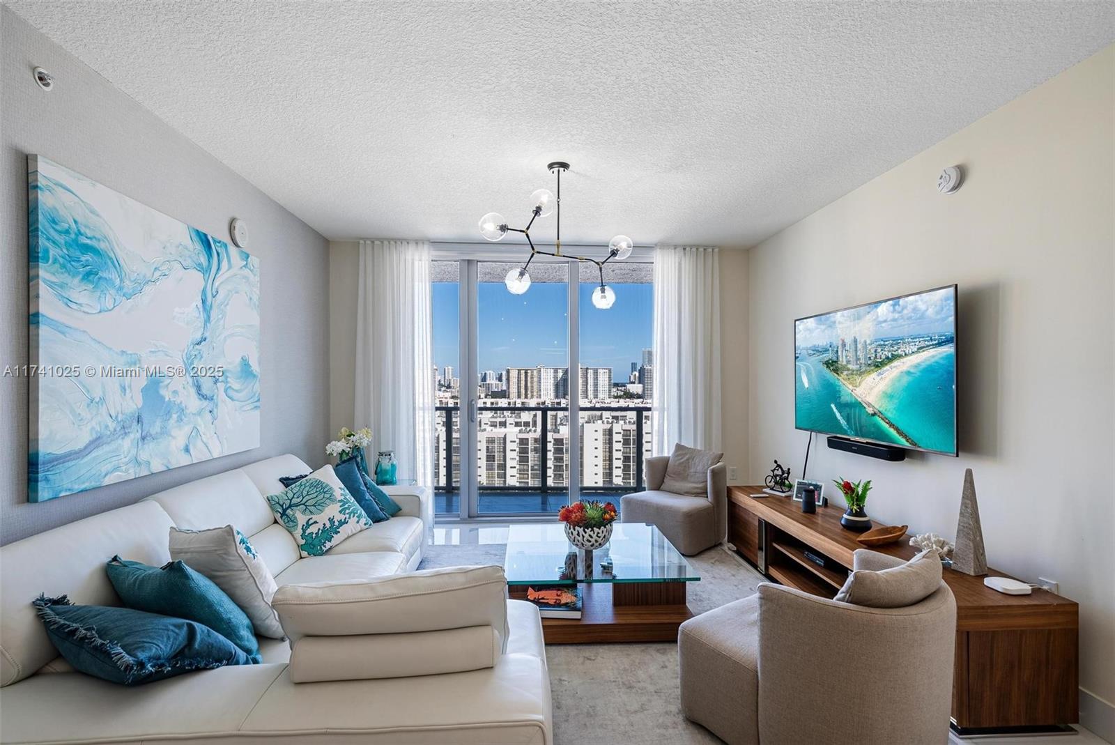 PARQUE TOWERS CONDO - Residential