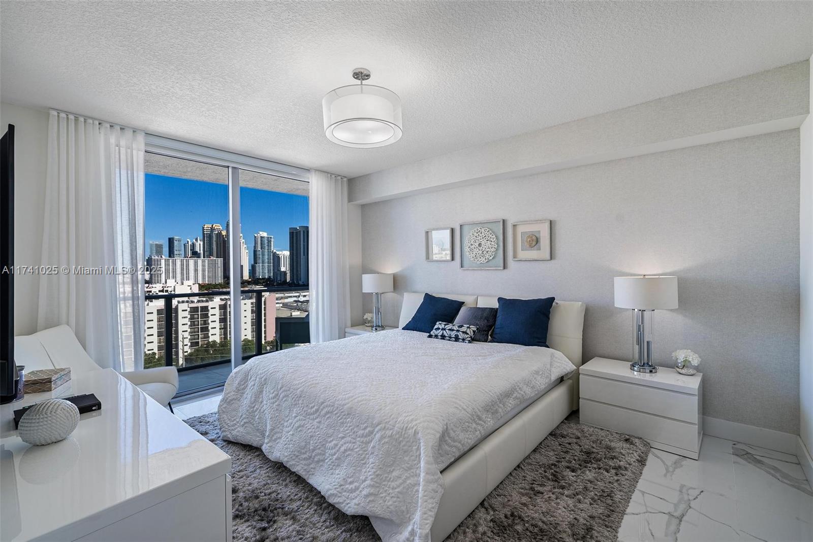 PARQUE TOWERS CONDO - Residential