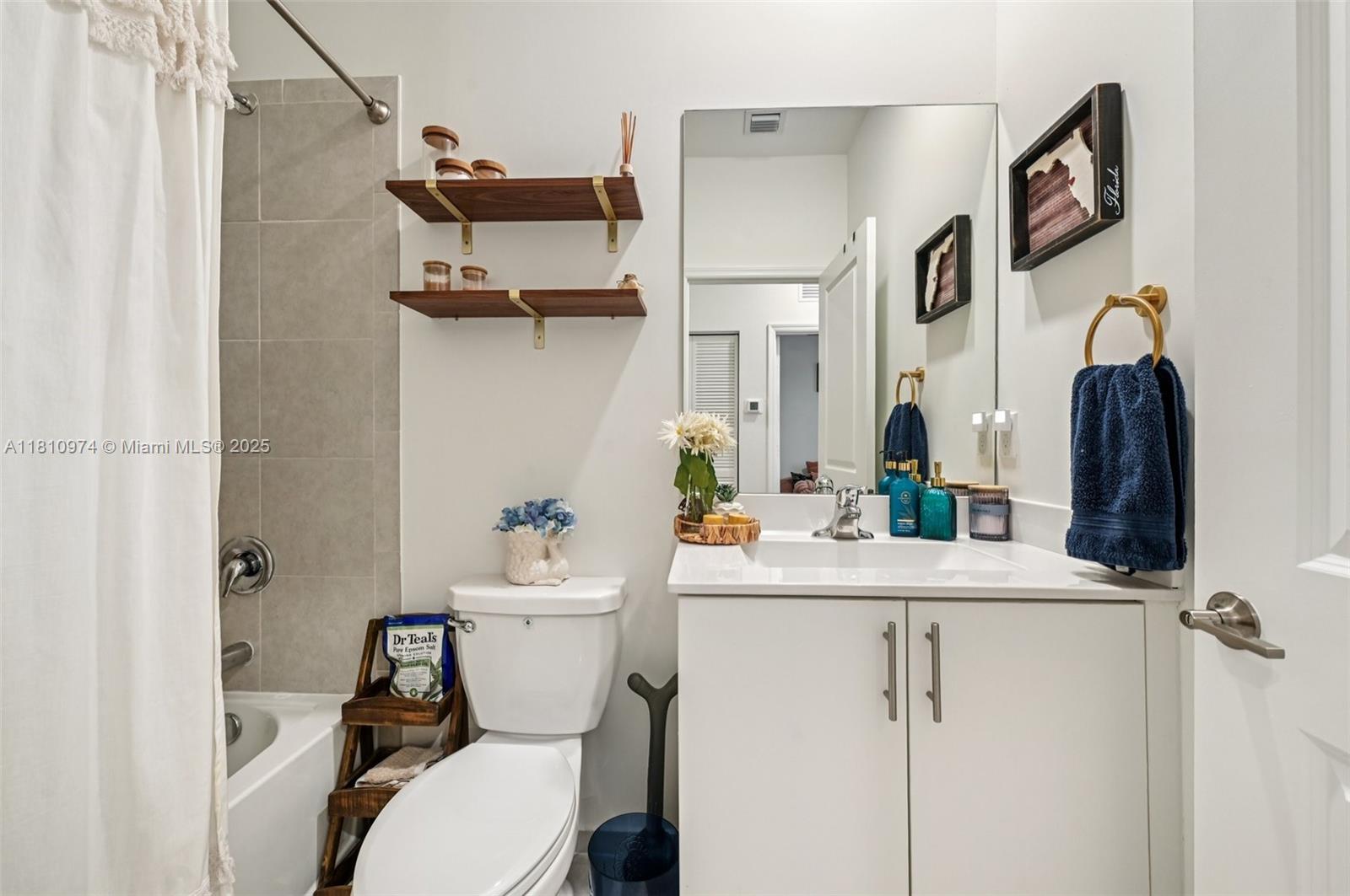 ENCLAVE SOUTH PHASE 2 - Residential