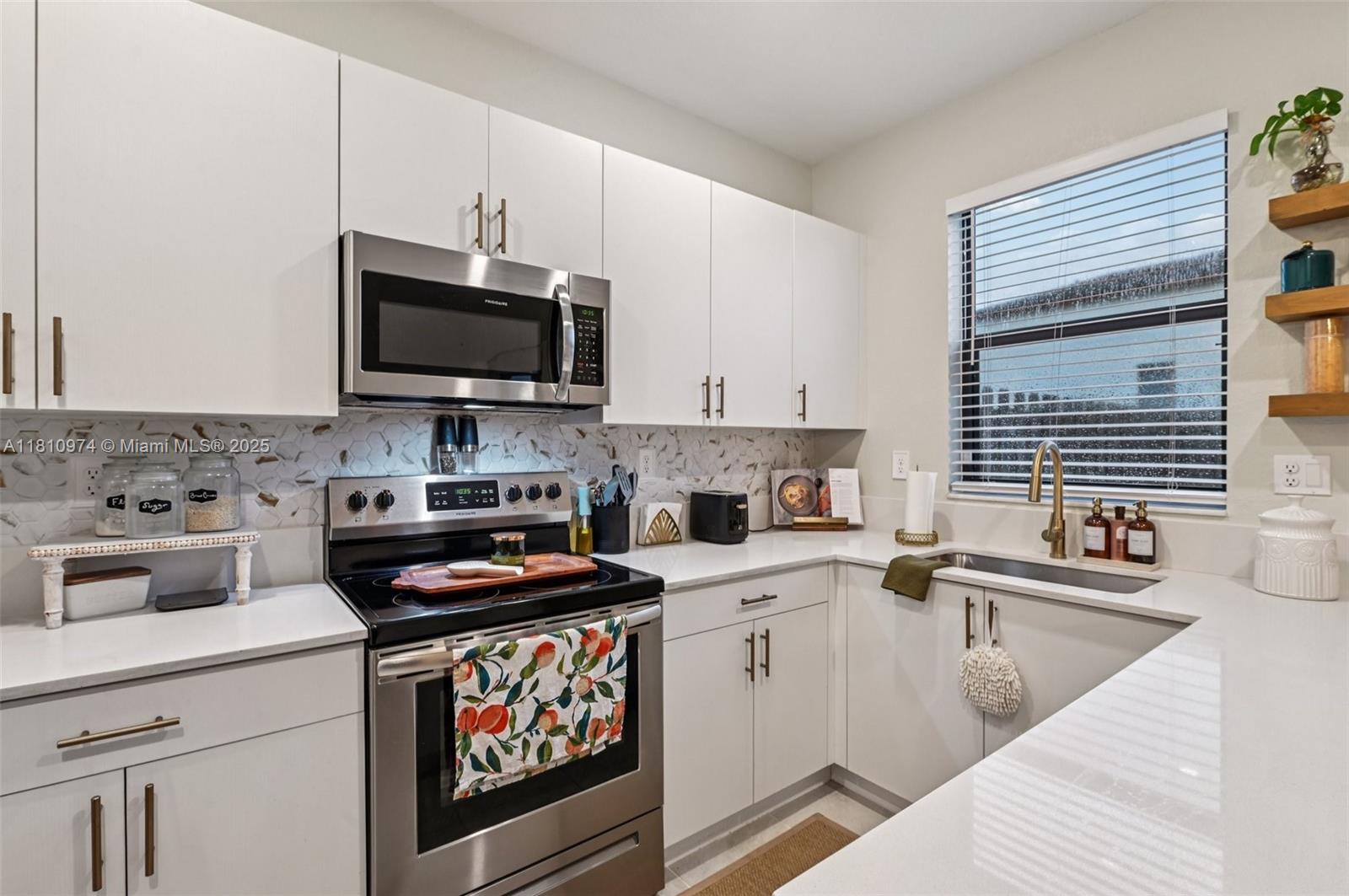 ENCLAVE SOUTH PHASE 2 - Residential