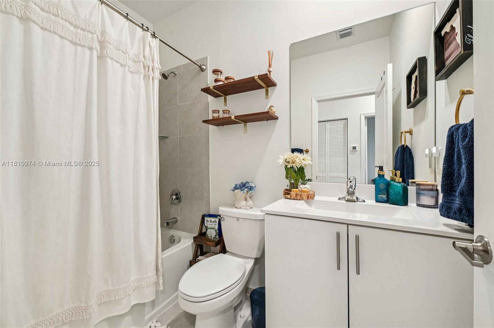 ENCLAVE SOUTH PHASE 2 - Residential