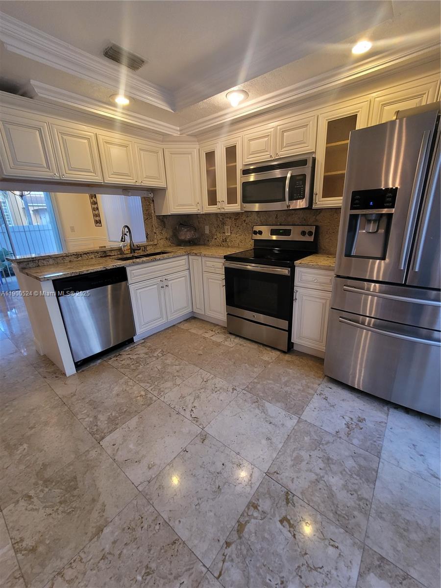 PEMBROKE LAKES SECTION EI - Residential Lease