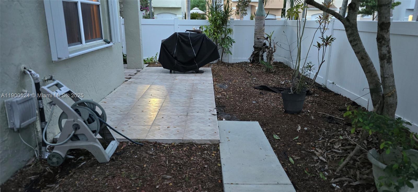 PEMBROKE LAKES SECTION EI - Residential Lease