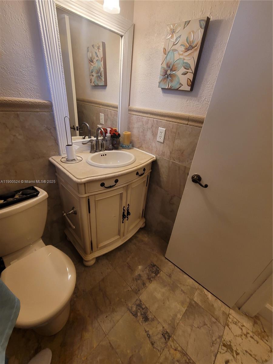 PEMBROKE LAKES SECTION EI - Residential Lease