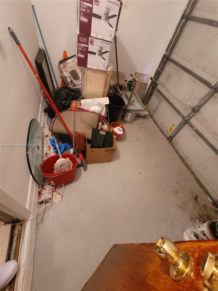 PEMBROKE LAKES SECTION EI - Residential Lease