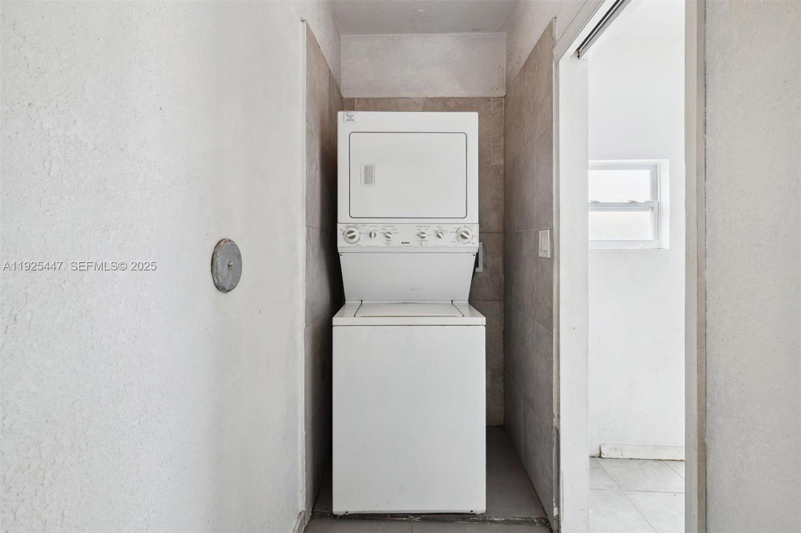 ESTATE MANSIONS - Residential