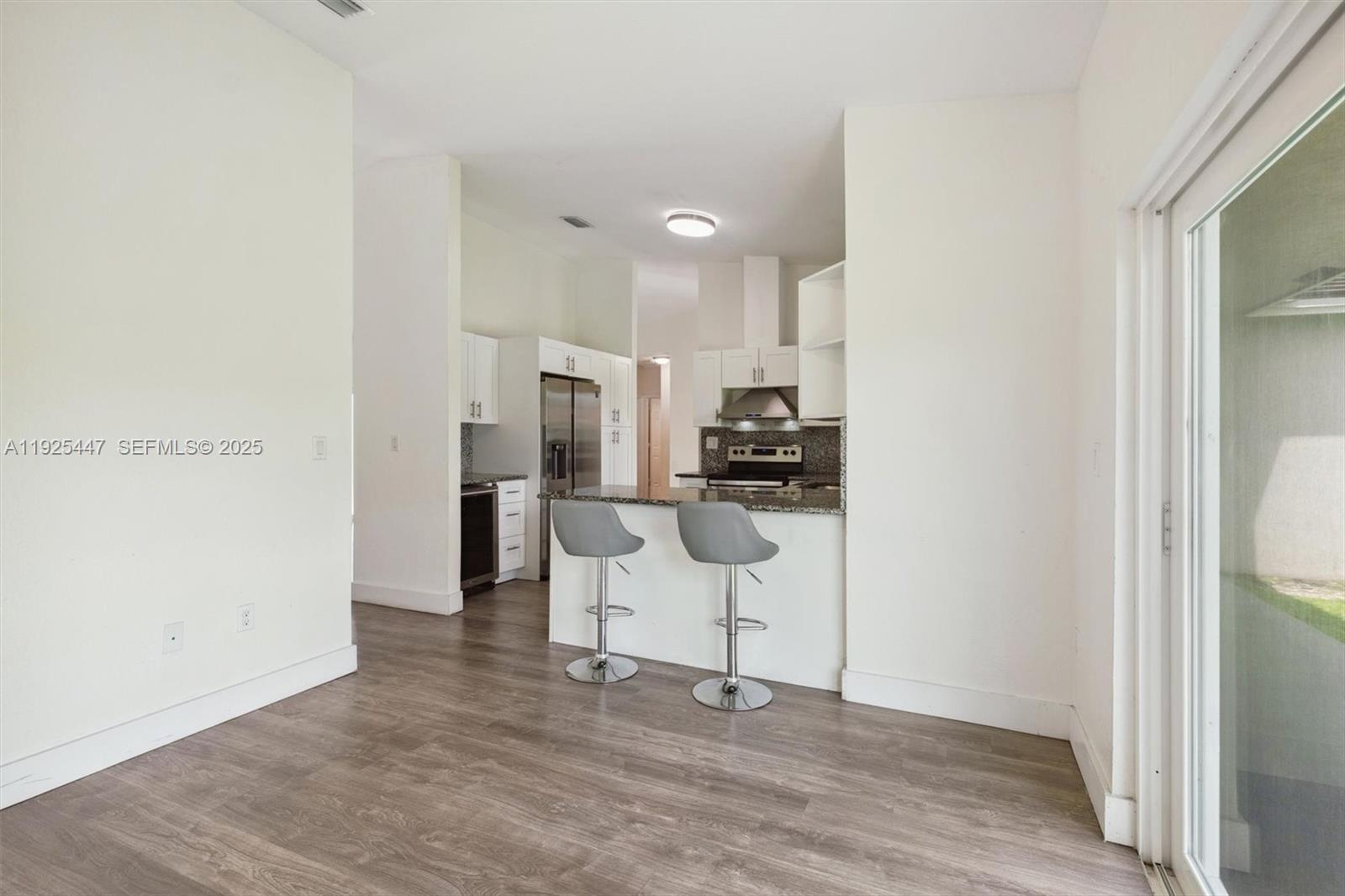 ESTATE MANSIONS - Residential