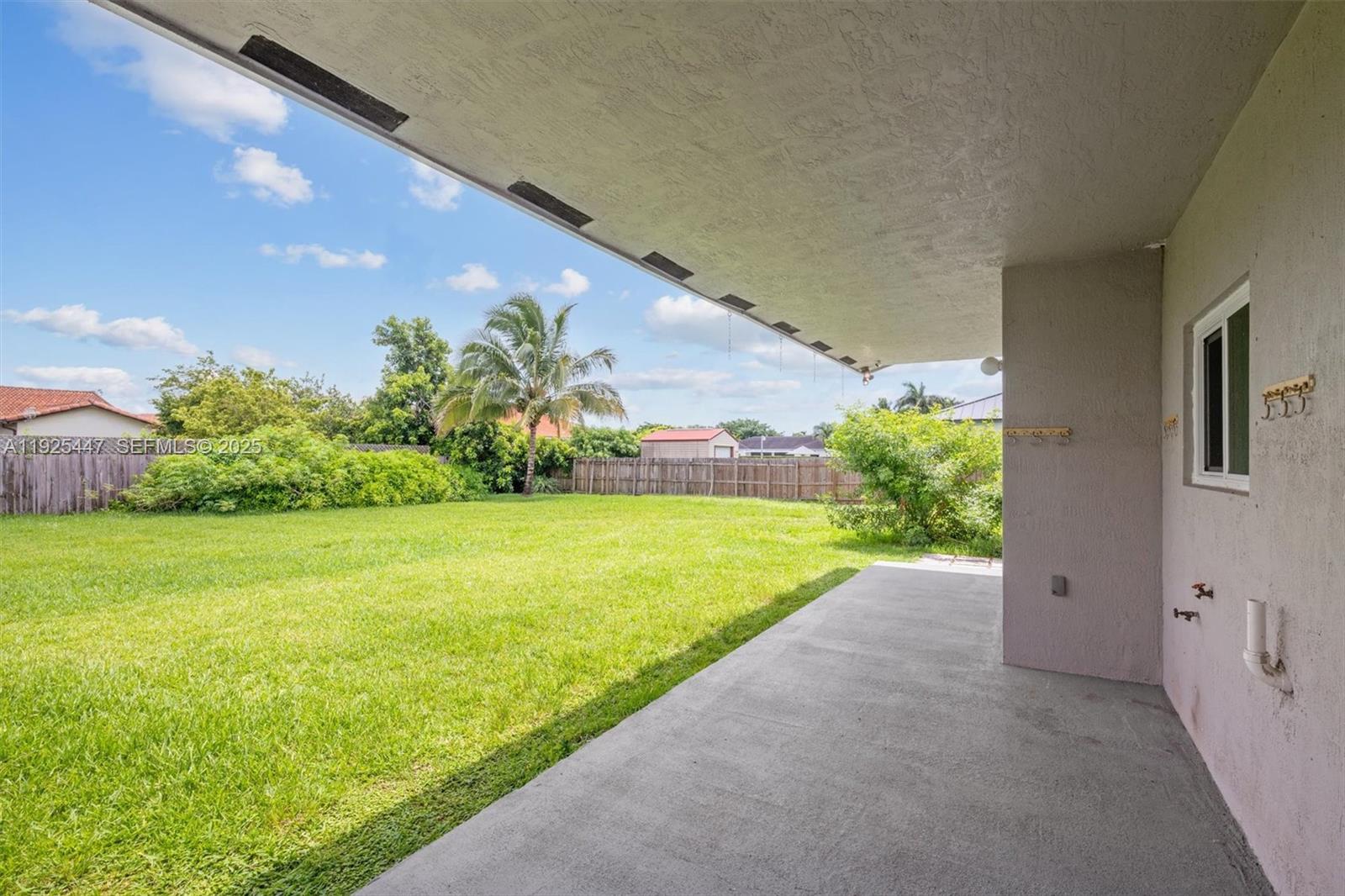 ESTATE MANSIONS - Residential