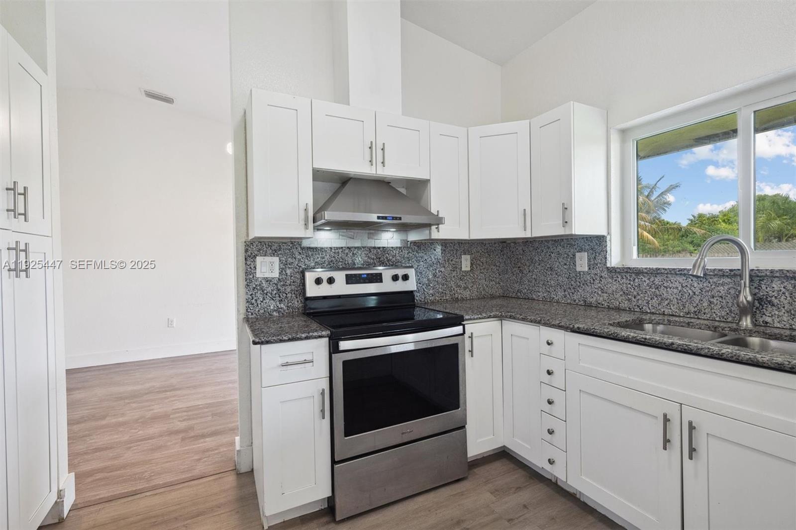 ESTATE MANSIONS - Residential