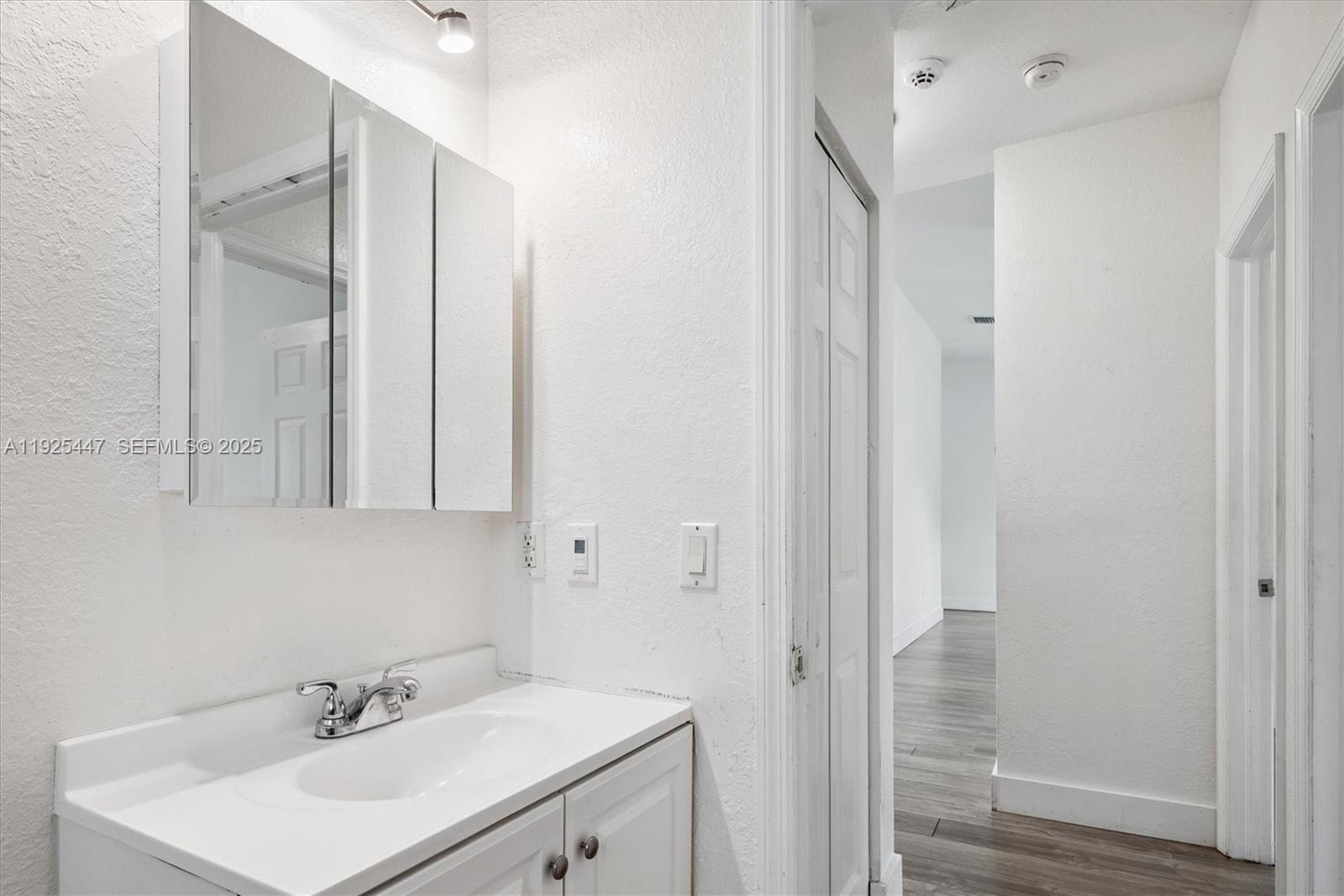 ESTATE MANSIONS - Residential