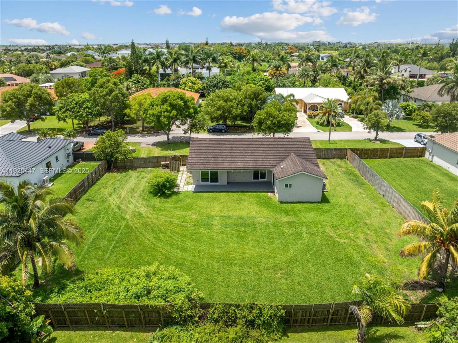 ESTATE MANSIONS - Residential