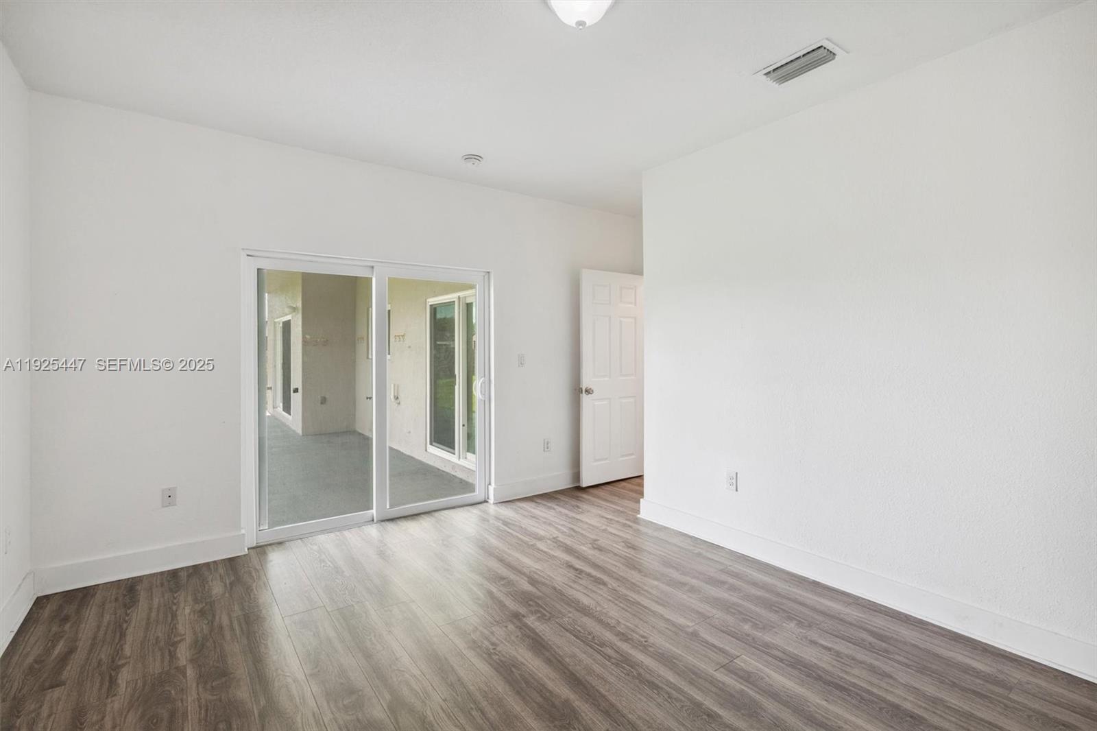 ESTATE MANSIONS - Residential