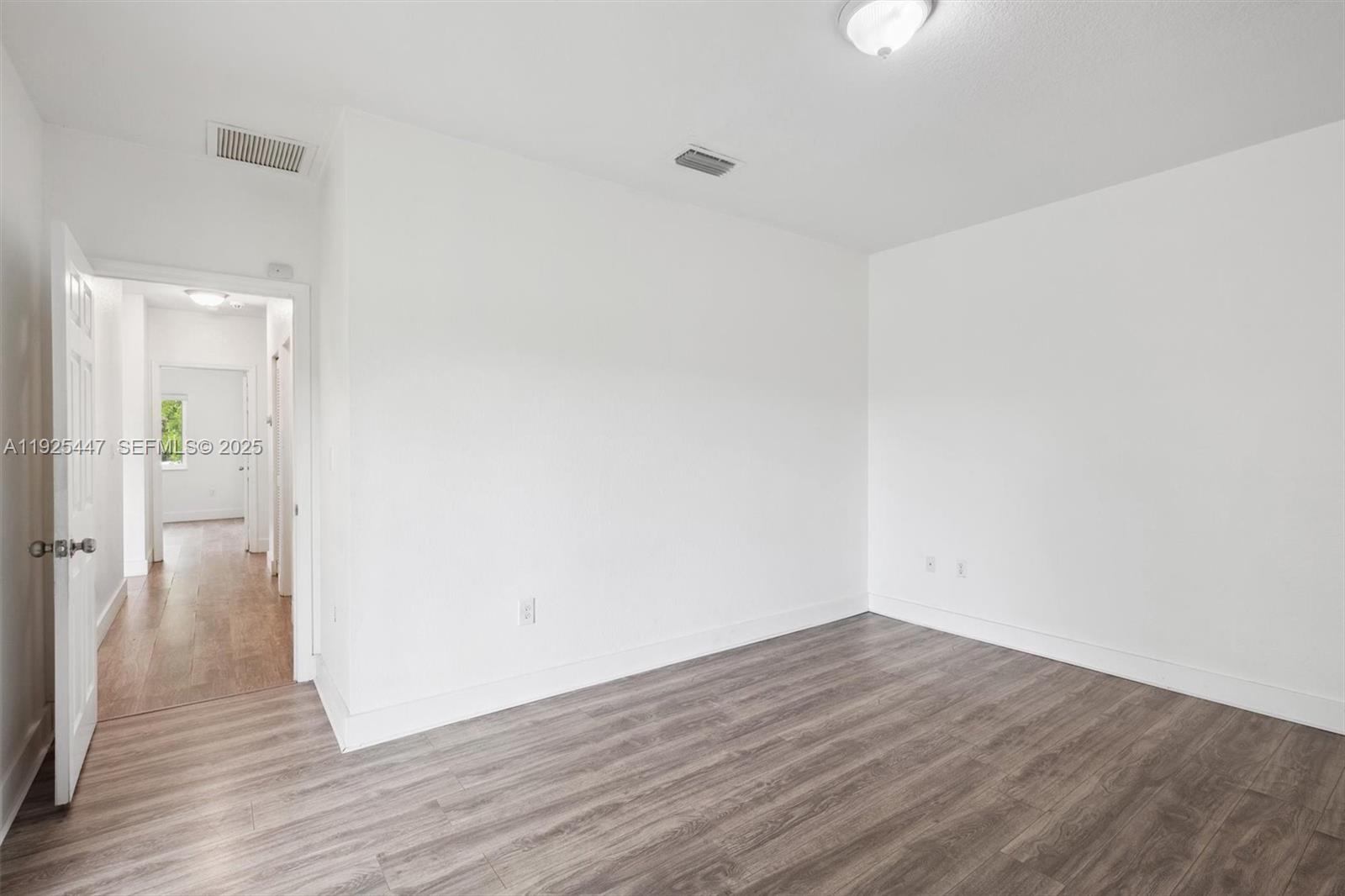 ESTATE MANSIONS - Residential