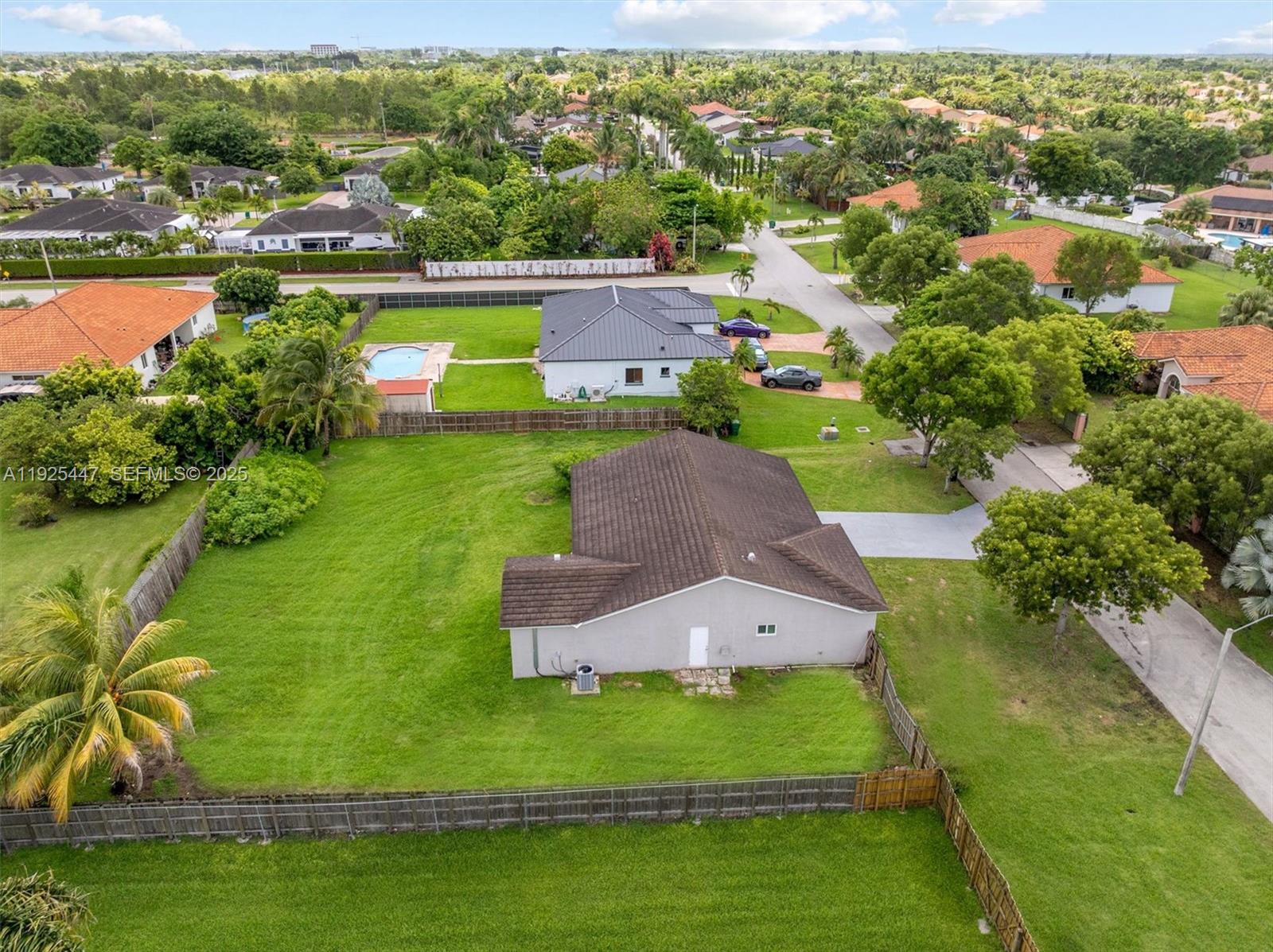 ESTATE MANSIONS - Residential