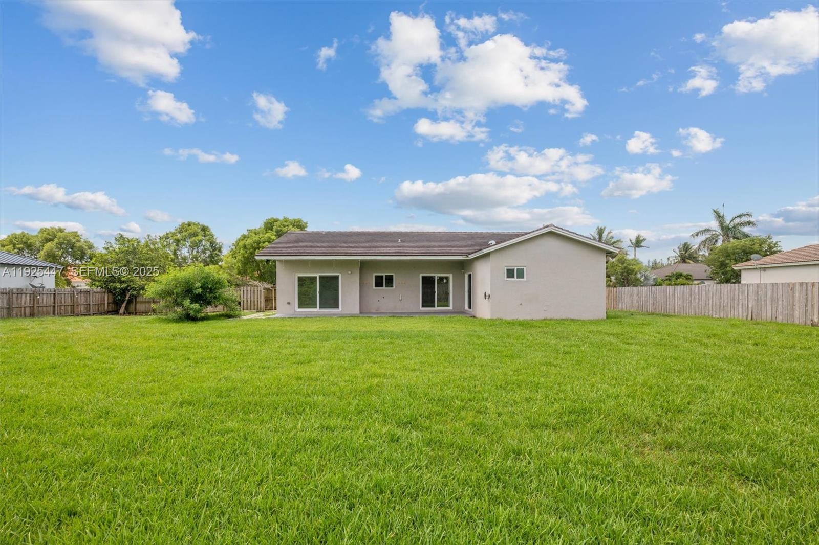 ESTATE MANSIONS - Residential