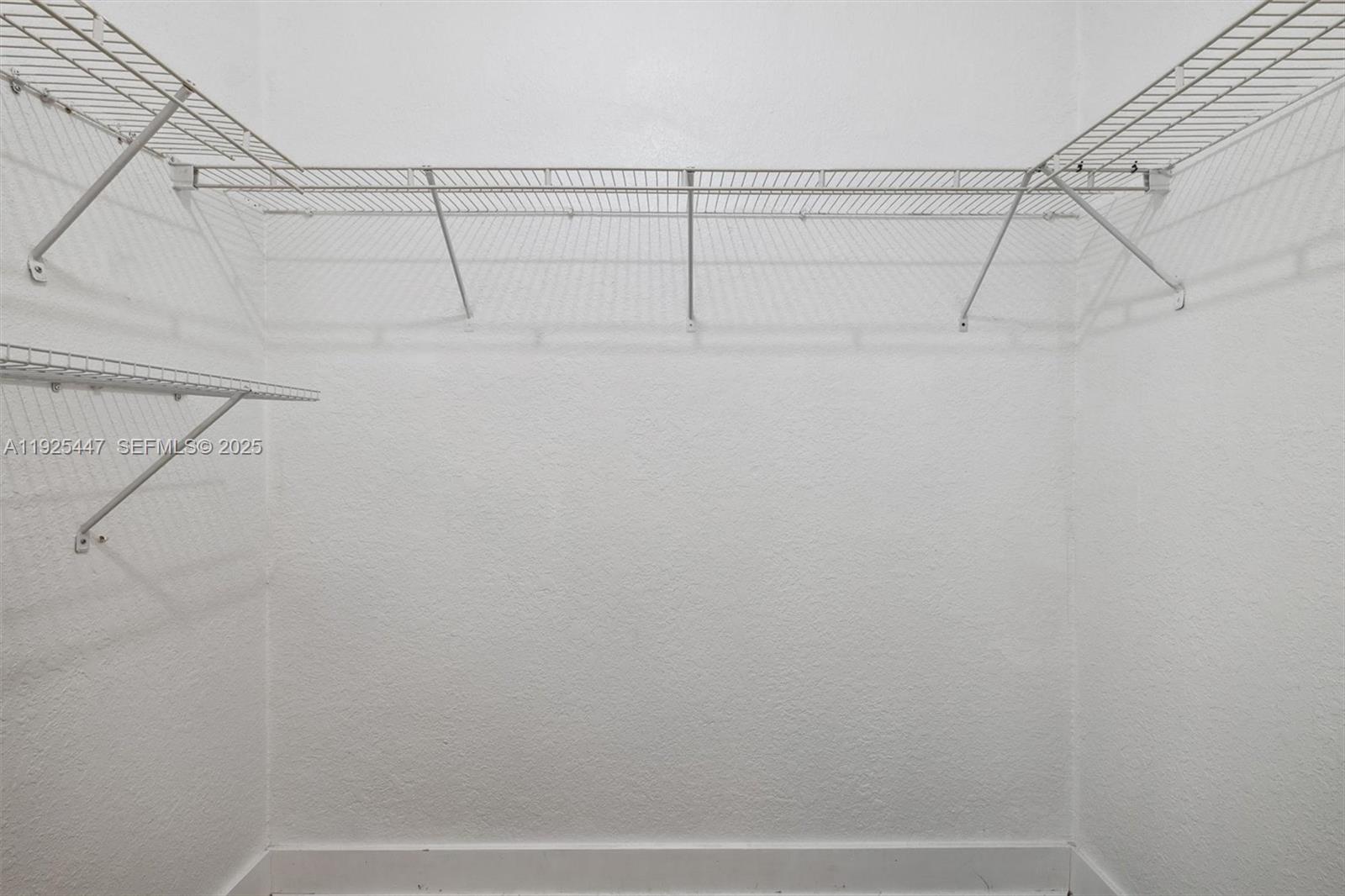 ESTATE MANSIONS - Residential