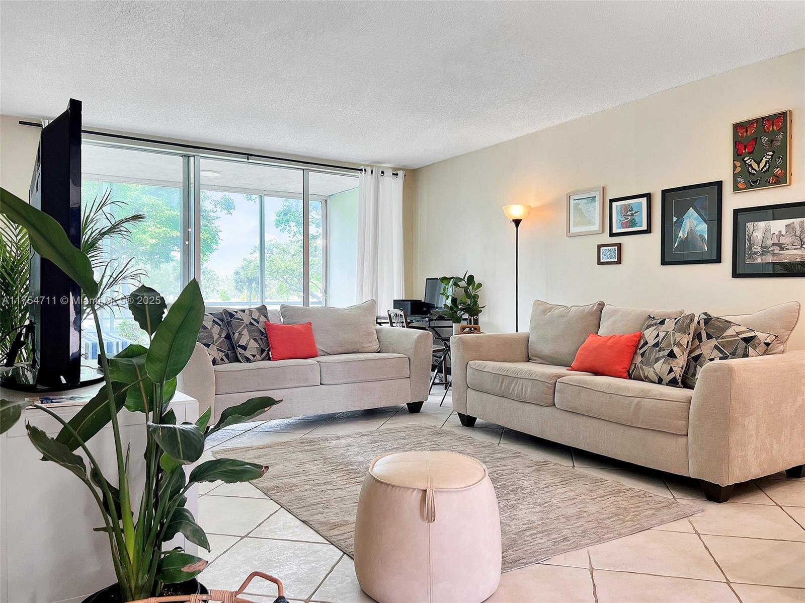 NO 1 PALM-AIRE COUNTRY CL - Residential