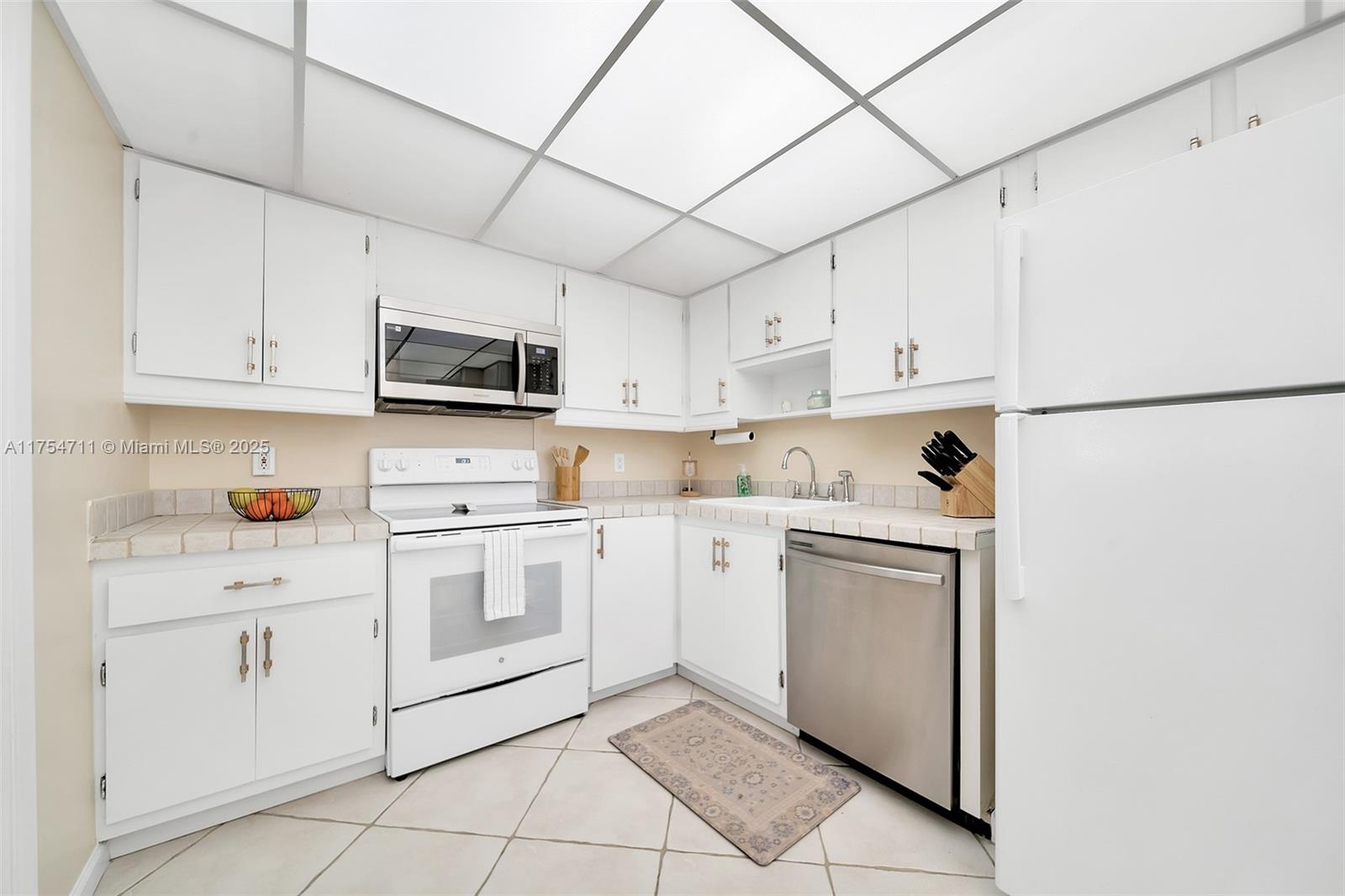 NO 1 PALM-AIRE COUNTRY CL - Residential