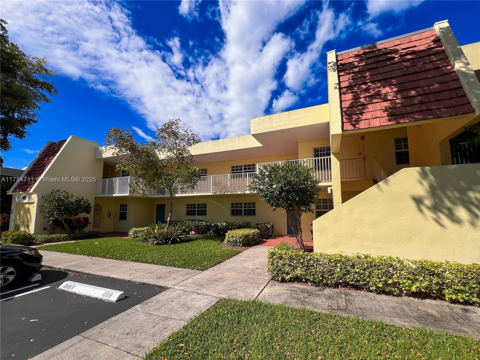 NO 1 PALM-AIRE COUNTRY CL - Residential