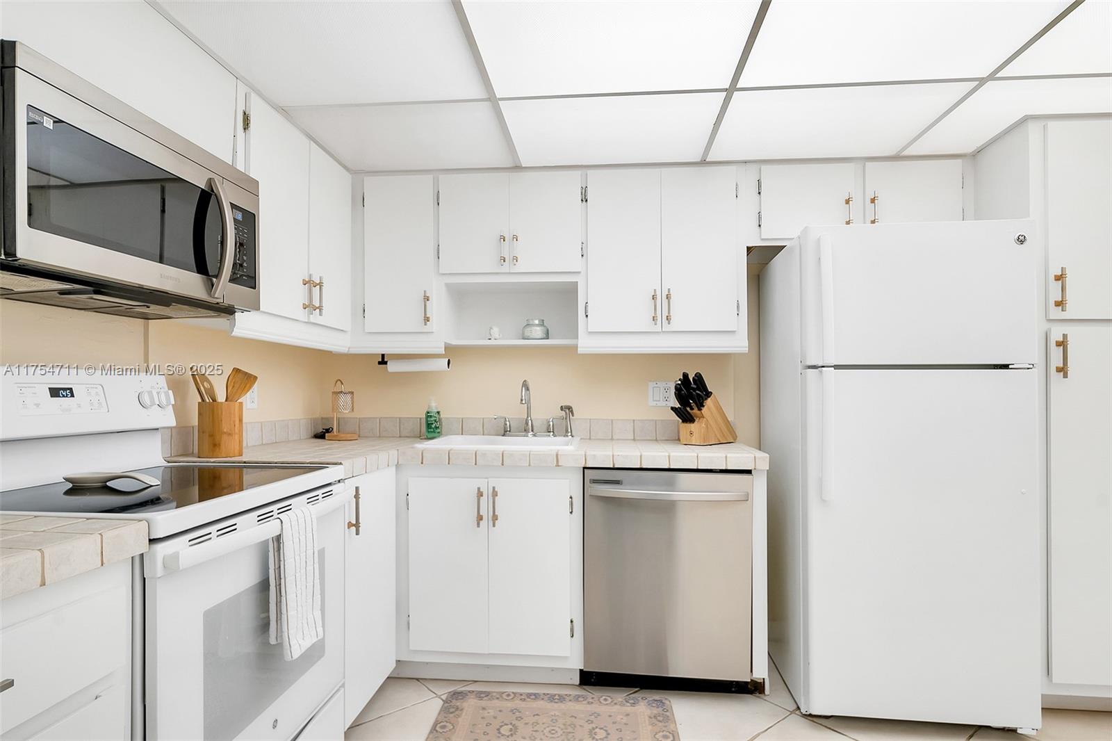 NO 1 PALM-AIRE COUNTRY CL - Residential