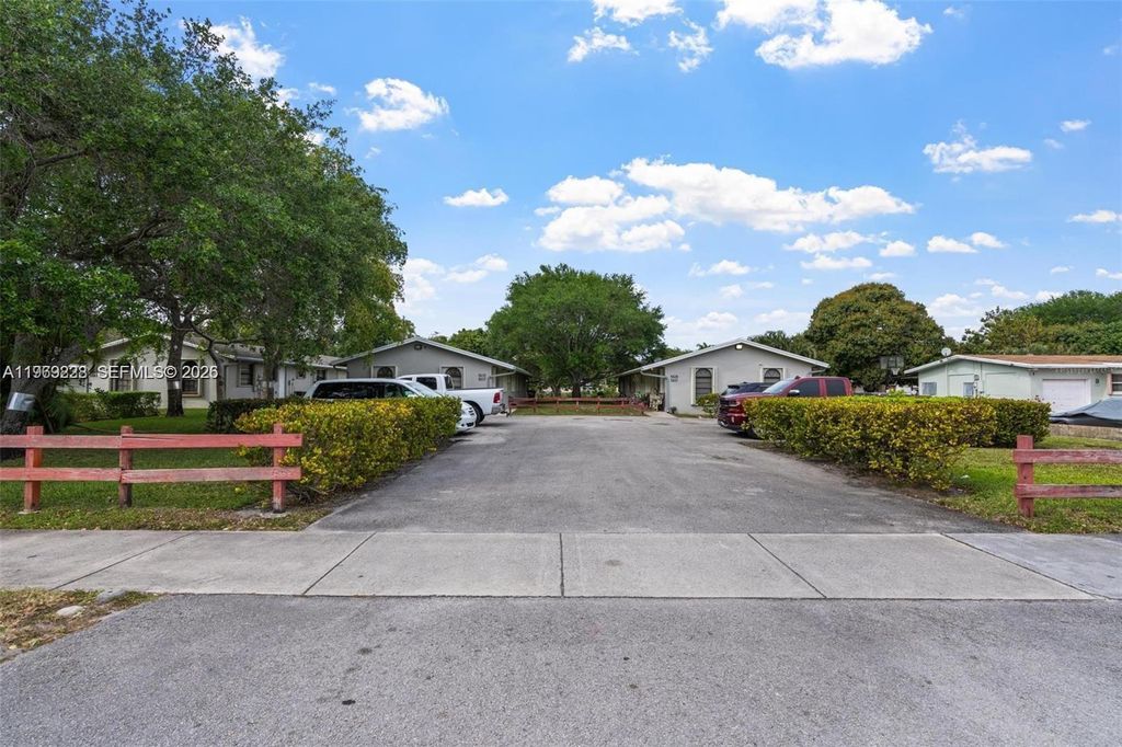 Photo of 5651 Taft St #5651, Hollywood, FL 33021 (MLS # A11969228)