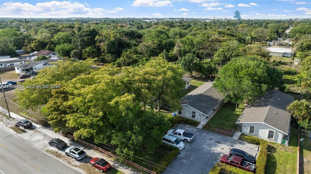 Photo of 5651 Taft St #5651, Hollywood, FL 33021 (MLS # A11969228)